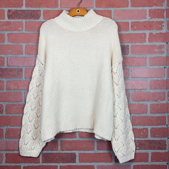 Universal Thread Sweaters - Universal Thread Ivory Oversized Chunky Knit Turtleneck Pullover Sweater XL